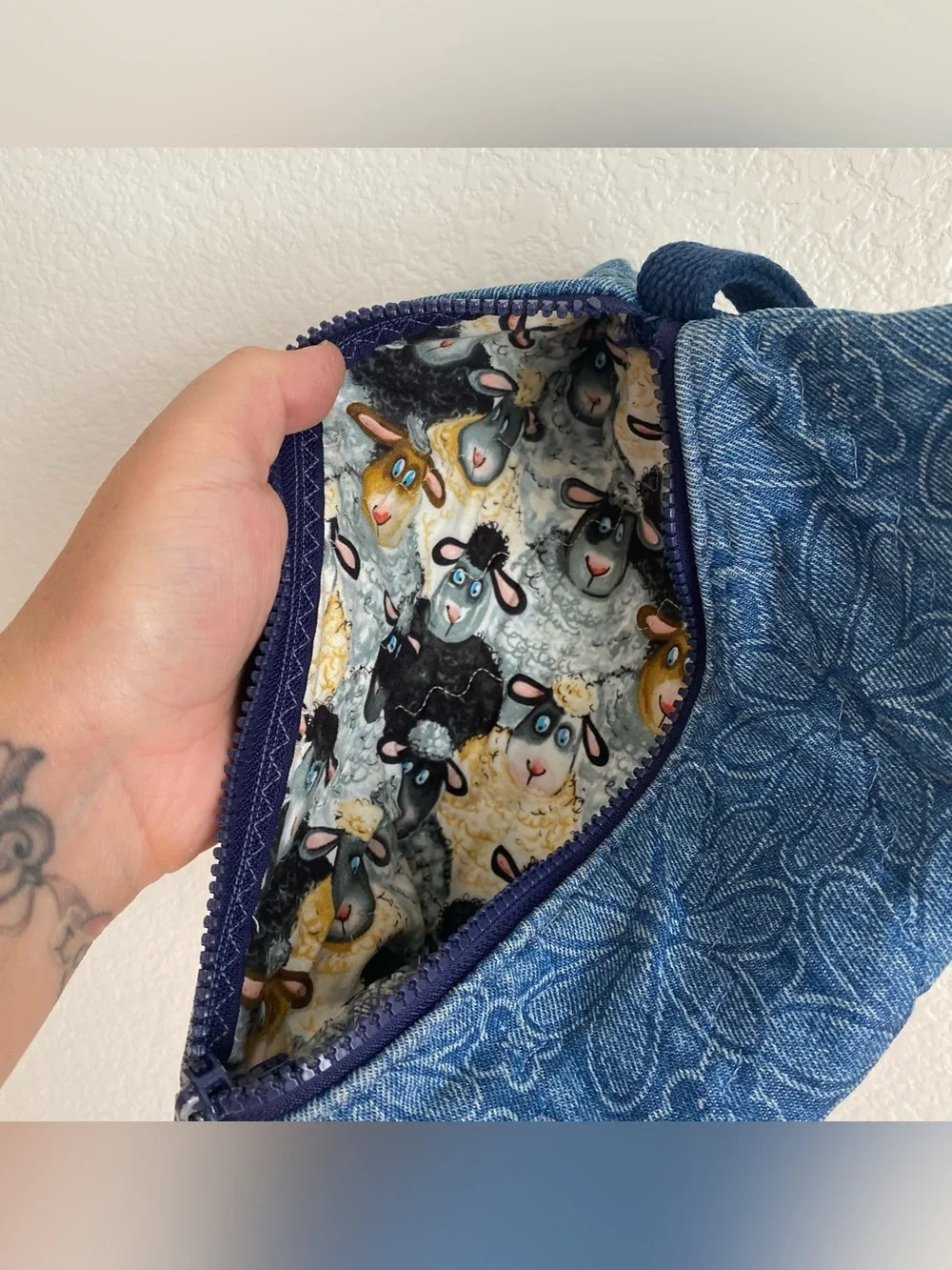 Homemade hobby triangle zipper fabric pouch floral shell with sheep lining